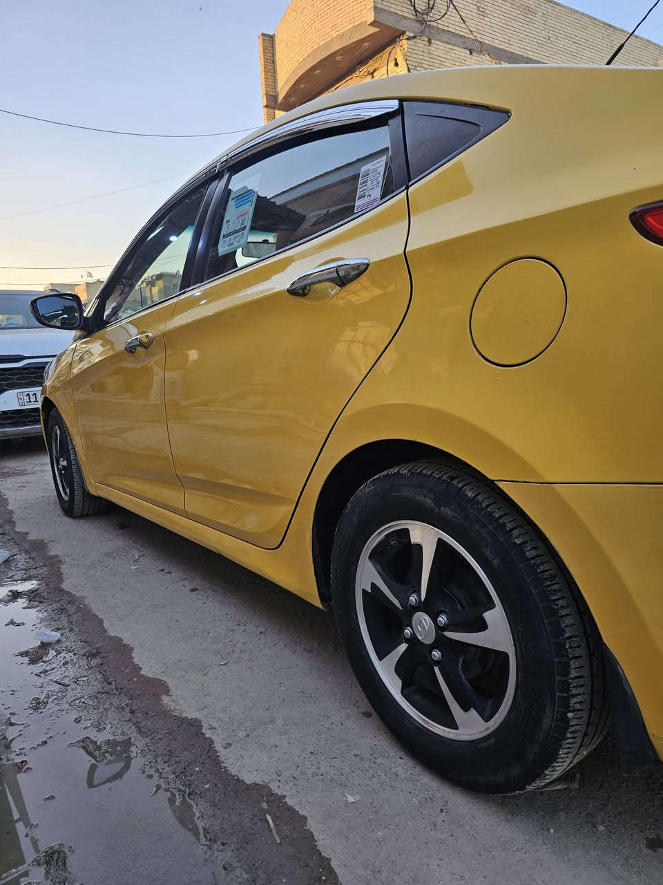 السلام عليكم اكسنت 2013 مكينه 1600 كلشي كدامك السياره والسونار مالتها 
مكاني بغداد الحبيبيه للتواصل واتساب فقط
***********
