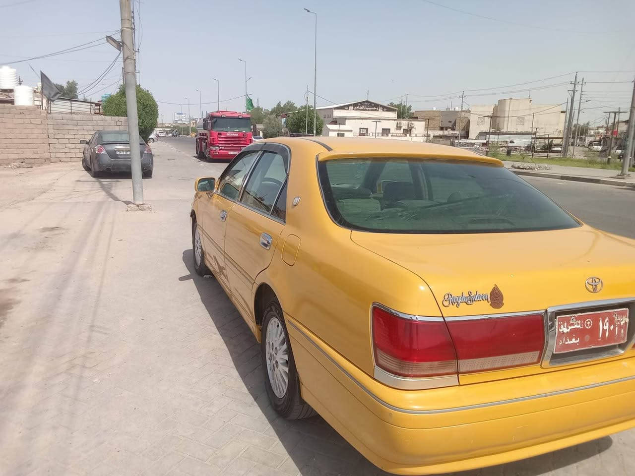 السلام عليكم سياره جنون مديل الفين وخمسه رقم بغداد راعيهه بنجف لاشرف وليس اندل راعيهه الرقم صدامي السعر 45وبيهه مجال حالين الون اصفر وبيهه كصه جنطه  مكفوله مكينه وكير حداديه تخم تاير ومن العشايره مكفوله العنوان سياره بصره اتصل على هذا الرقم *********** البصرة, العراق
