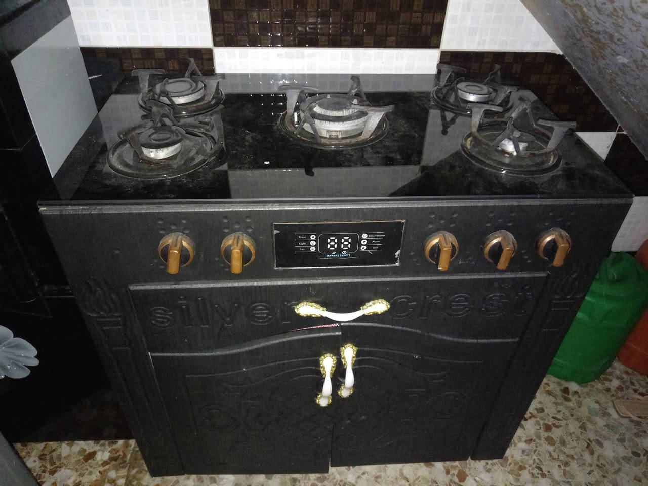 طباخ استعمال ٣ أشهر نظيف جدا سعر ١٥٠ للاتصال ***********
