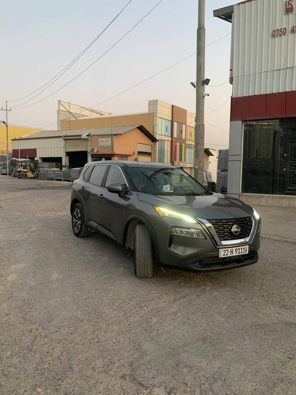سلام عليكم نيسان روج۲۳  sv قطعتين بدون داخلي***********
***********

