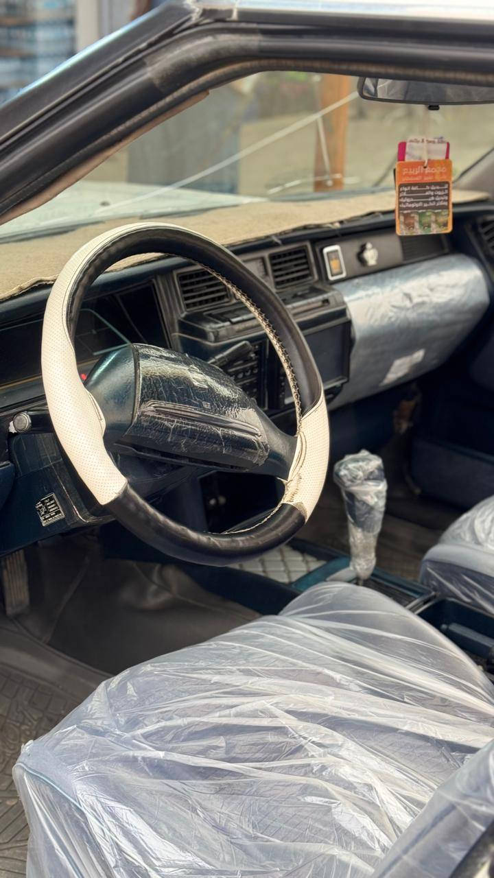 السلام عليكم
سيدان هارتوب موديل 1992 يسار اصلي ستيرن اصلي

رقم صلاح الدين دولي سنويه29
شرط كير محرك اكسن
لا طخه و لا صبغ
رقم الهاتف غير متواجد على الفيس ***********
