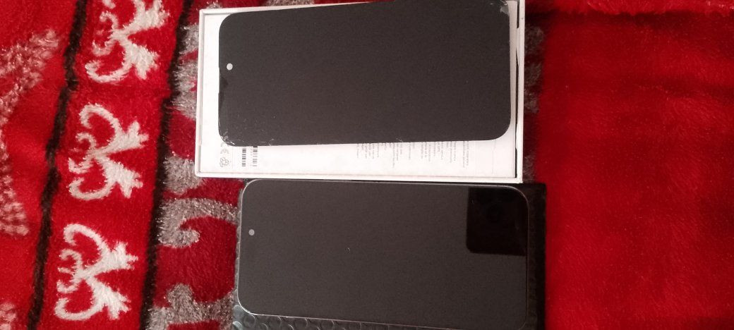 سلام عليكم يفون 15برو ماكس مبدل شاشه فقط دليفون نضيض كلش والله بطاريه 89حته شاشه موجوده عدي المكسوره شاشه بدلتها بيدي كل خوش شاشه فيس  ايدي شغال ملحقاته كامله مكان شطره سعر 750وبي مجال ‏‪***********‬‏
