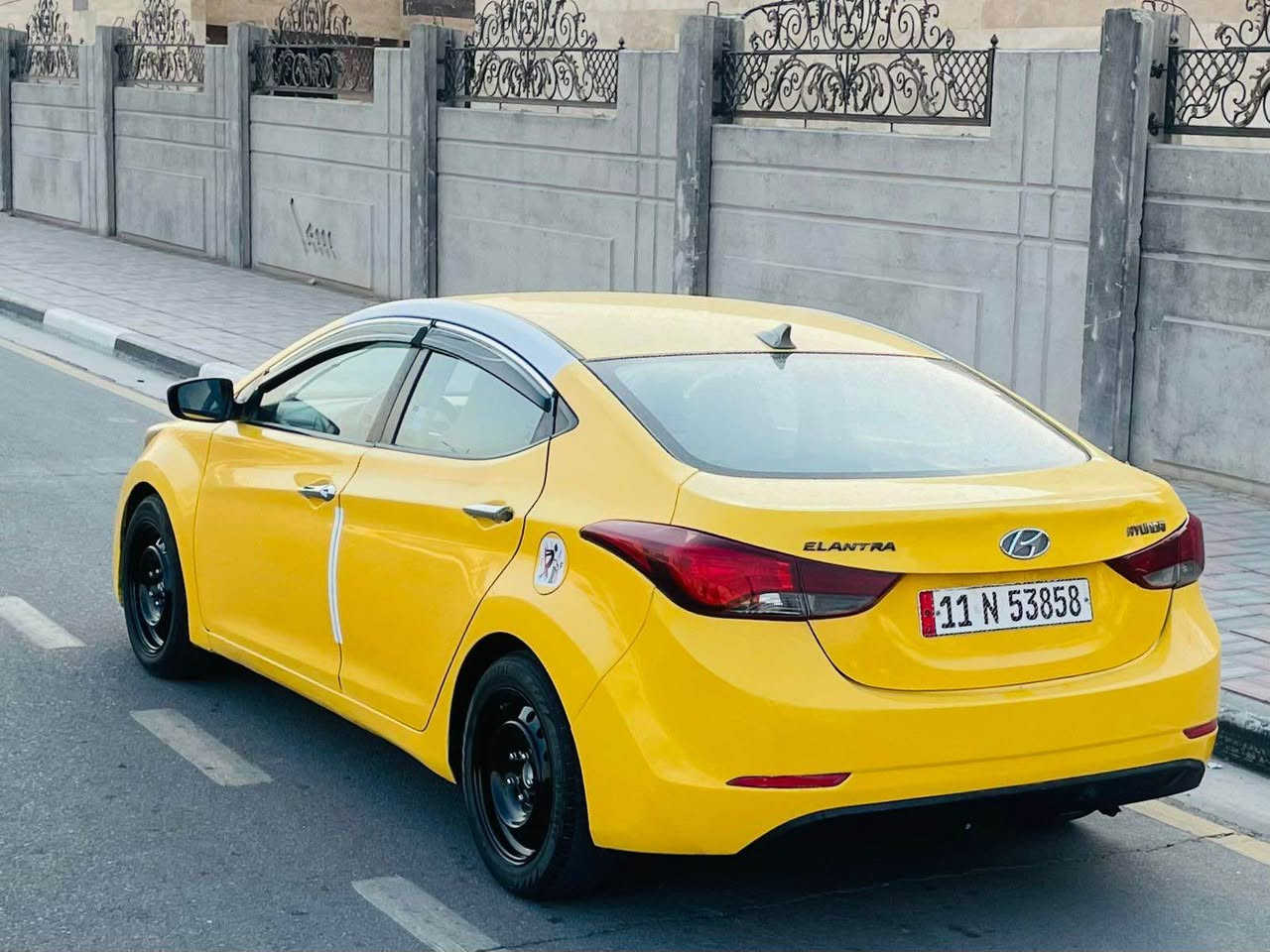 السلام عليكم النترا مديل 2016وارد امريكي حادثه  قبق الصندوق  بدون دخل فقط والباقي مكفول كفاله عامه كله ليبل وحد موصفات تحكم شاشه كامره مكينه 1800 دوش سنويه لغاية 28مصفره هيه وغرامات السياره جديده حيل وجاهزه واي نقص مابيه كير مكينه مكفولات حداديه تخم تاير تبريد ثلج السعر  (  110  ) لاستفسار اكثر لاتصال على الرقم (***********) مكان السيارة كربلاء مكلف بل نشر كربلاء, العراق
