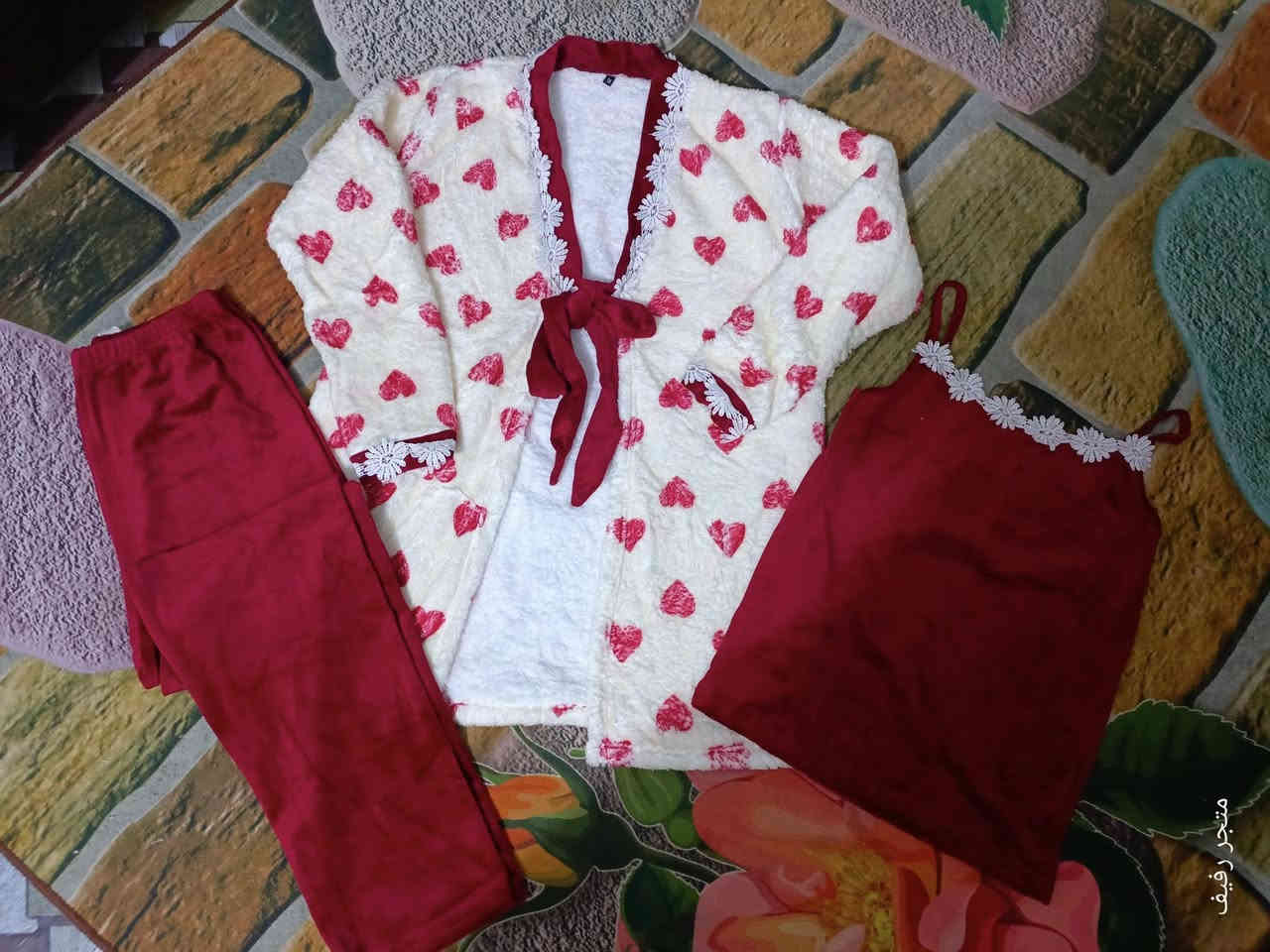 اتراك فروه ٣ قطع قديفه مخمل 
السعر ٢٠

عنوان المحل الحله الورديه خارج قرب معمل ابو كيره 📱

للحجز واتساب  ::‏  *********** ‏ 📲

البيج الثاني رفيف رفيف للتسوق 

على الانستا @rafif_rafif22📱

قناه على الواتساب :📱
https://whatsapp.com/channel/0029VaZjlJaLY6dEHypRNY2A

🚘توصيل داخل الحل ٣  محافظات ٥ 🚘
