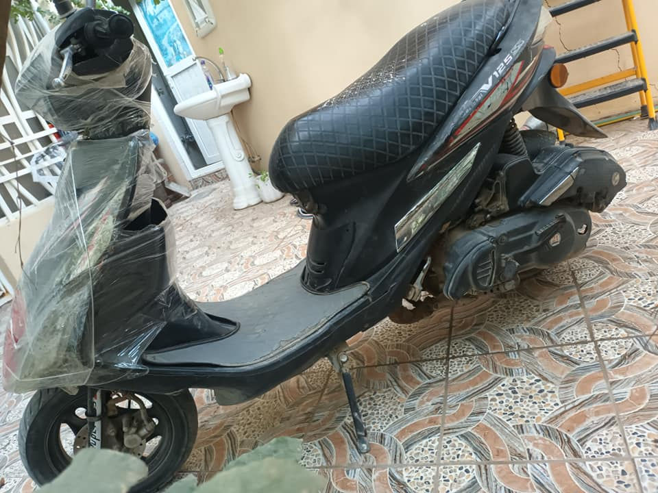 دراجادرس للبيع مكينةنضيفة جدا نكرة سلف كهربائيات شغالة فقط كسر بالوجه تايرا جيدة ترايك وين ميعجبك للاتصال *********** كربلاء, العراق
