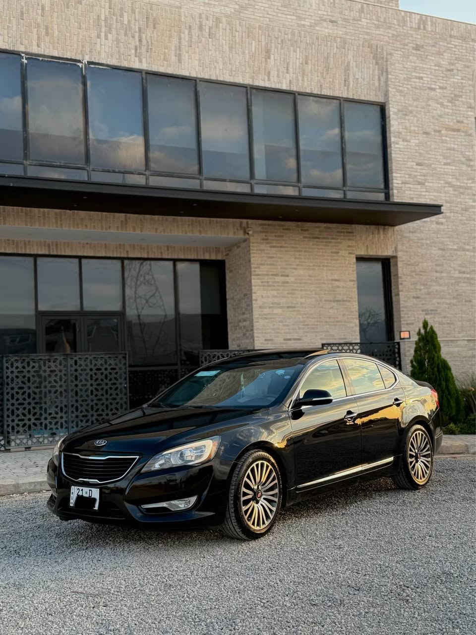 کیا کادێنزا 2012 
فول مواسەفات ناو مەلەکی 
***********
***********
دوو پارچە بۆیاخ لەسەر کاڵ بوننەوە 
کوشن جلد و کشن خەزن و ٤ کوشین گەرم 
تەحەکومی تەزیل و کوشن لە دواوەش …. 
چوار تایە و ویلی نوێ لە ژێرە 
گێڕ و مەکینە بەشەرت 
رەقەم و سەنەوی نویە 
سعر ١١٨ و مەجال  
شوێن -کۆیە كويسينجاك, أربيل
