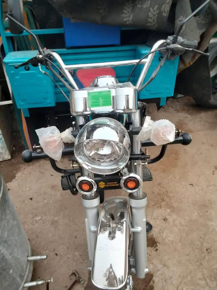 ستوته جمره للبيع صار عشرة ايام طلعتها من المعرض مماشيه ولا متر اخذتها مليونين 770 الشراي هلا بي وذا اريد اساهل اطيح بس ال70 الف لاتعبك ولا تعبني ***********
