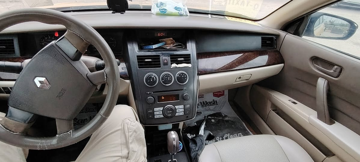 رينوا سافران مديل ٢٠٠٩
مشدودة منظومة غاز 
مكينة ٤ سلندر
سنوية لل٣٠
مكينة وكير وحدادية وتخم تاير وتبريد منظومة كاملة جديدة
راديتر ماي وراديتر تبريد جديدة
السيارة بيها فتح ٣ بيبان فقط
سونار موجود بيها
مكان السياره الديوانية ام خيل
سعرها ٧٥ وبيها مجال حك الجية
***********
