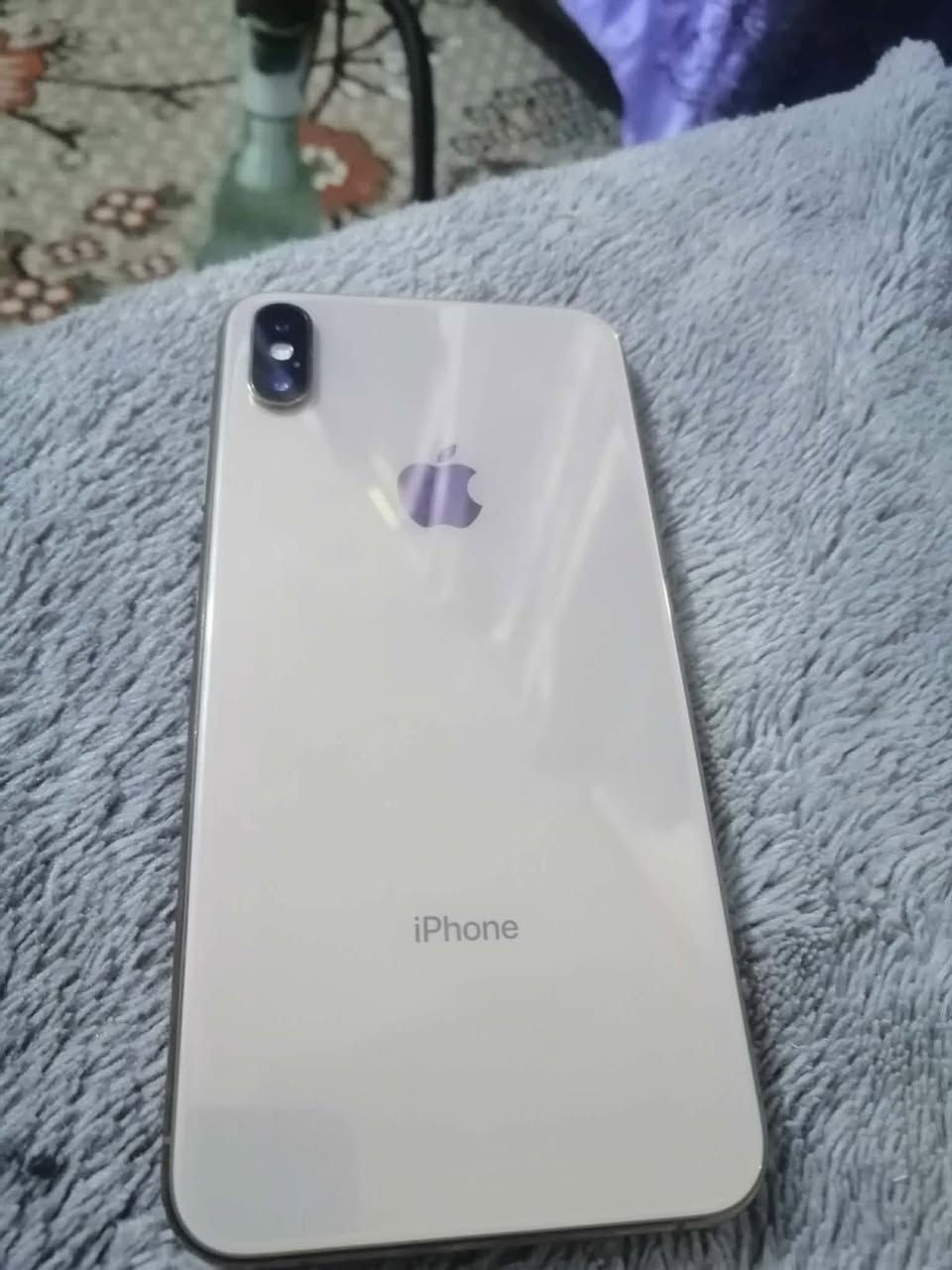 أيفون اكس ماكس 256بطاريه ٧٦بلاديه فيس إيدي واكف كامره خلفيه تشكل تفتح مرات بل مسنجر تفتح طبيعي  مكاني بياع ***********وتساب فقط سعر ١٥٠قفل أو مراوس
