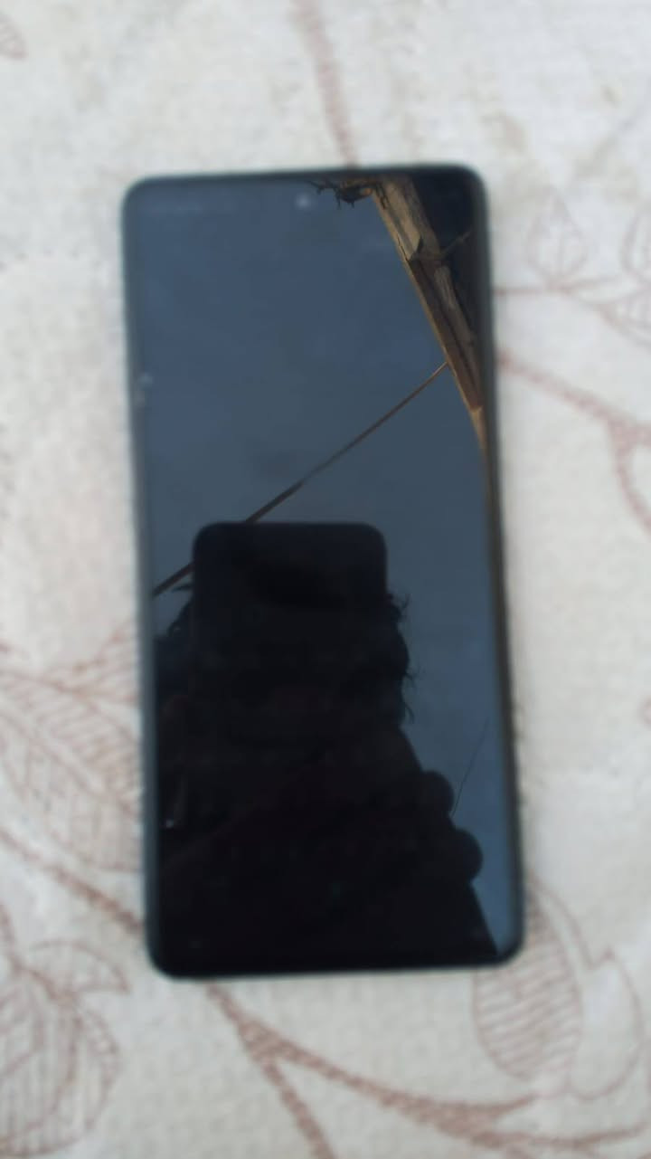 -تڪنو كاموون 20 برو
-بطاريةة 5000 
-ذاكرتة256 +رام 5 گيگة
-الجهاز نضيف كلش وما مفتوح برغي بي
-السعر 250 وبي مجال
-المكان ناصريه سيددخيل..


**إذا كنت صاحب هذا الإعلان وتريد حذفه لأي سبب، رجاءا أرسل رسالة إلى الدعم الفني**