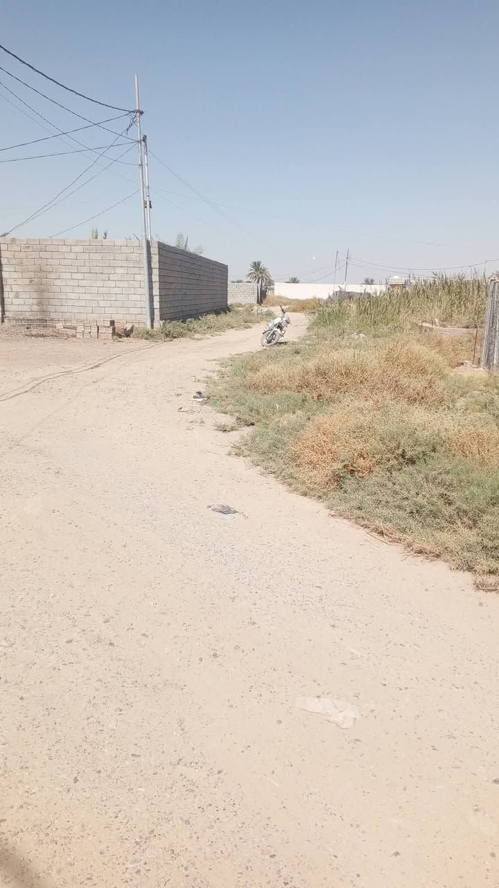 سلام عليكم شباب قطعه أرض للبيع
المساحه 140 م الواجه 8 ونزال 18 
سند زراعي 25 تحويل ثاني يوم باذن الله
موقع شارع المداخل قرب برج آسيا تبعد عن الشارع العام 150 متر القطعه محصوره ابين قطعتين ركن وهيه بل نص
الاستفسار ***********
