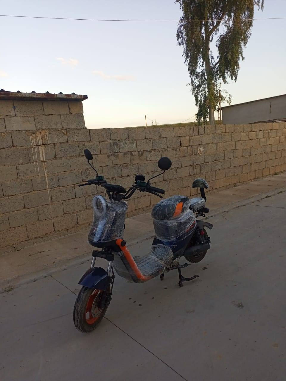 سلام عليكم دراجه شحن 918 موديل 2026 خمس بطاريات كهربائيات كله شغال وبي ترجع بك R وكل عيب مابي جديد وسعره 425 وبي مجال مكاني كركوك قريه تركلان الشراي يجي خاص او يتصل ***********
