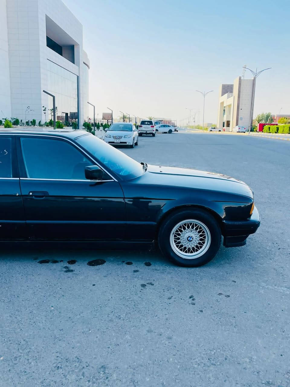 530 موديل 1990 رقم بغداد دولي شرط تحويل وغرامات هزه جديده محرك وكير شرط دركه mويل خليه 
تبريد شغال بس كمبريسر بي ضعف تخم تاير صدر جديد السعر((٥٠))وبيها مجال مكان تكريت ***********

