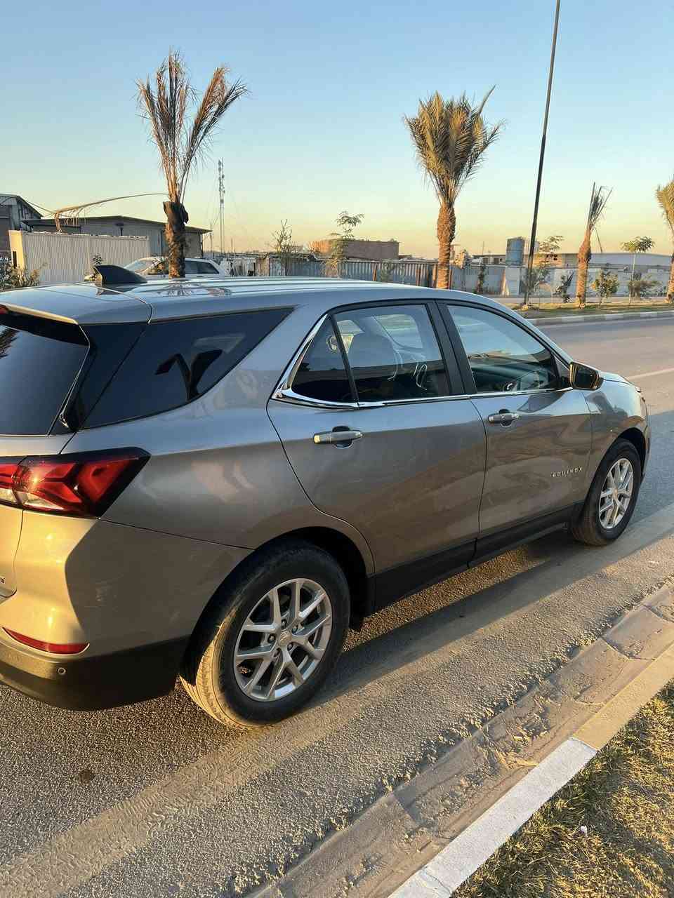 🚗 للبيع | Chevrolet Equinox LT موديل 2023
اللون: رصاصي صدر الحمام ✨
عداد: 31,000 ميل فقط

🔹 المواصفات:
 • حساسات أمامية وخلفية
 • رادارات جانبية
 • صندوق خلفي بصمة كهرباء
 • تشغيل بصمة + تشغيل عن بُعد
 • كشنات كهرباء
 • كشنات تدفئة

🔹 الحالة:
 • حادث  (تبديل لغد أيسر )
 • بدون أي ضرر على الشاصي

السيارة نظيفة وجاهزة للاستخدام، مواصفات ممتازة وسعر مناسب 👌122 
عنوان : بغداد حي الجهاد

📩 للتواصل على 
*********** 
***********
