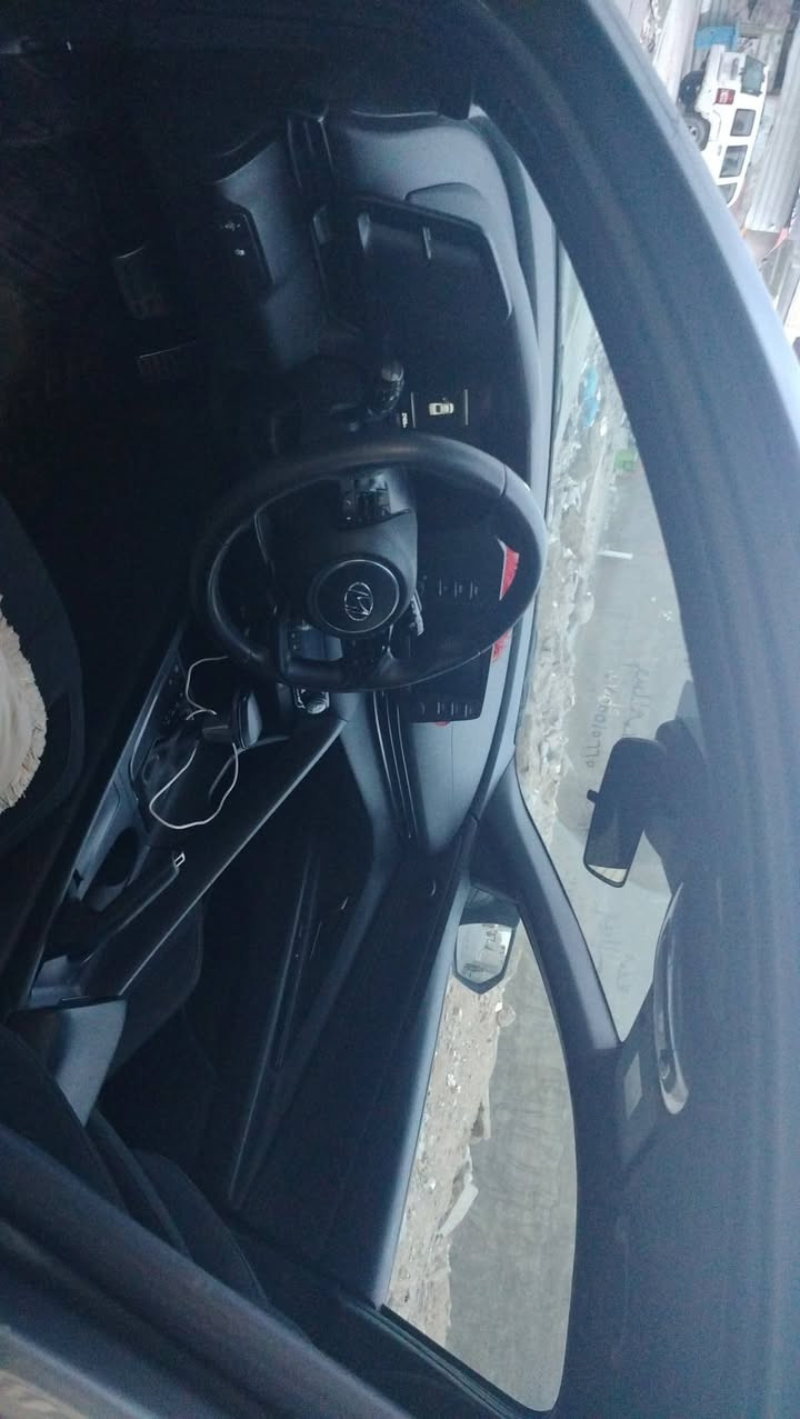 السلام عليكم مرخصة الدمن سيارة النترا موديل 2025 رقم وسنوية جدية
مكفولة فقط قطعتين دعامية وبنيد  

ضربة خفيفة شواصي كفالة عامة 

جاملغات كفالة عامة 

السيارة نص فول 

رادار امامي 

نقطة عمياء 

تشغيل عن بعد 

لون مميز 

شاشة عداد 

وشاشة تحكم 

مانع انزلاق 

السيارة خير خير من الله 
مكينة 2000 دوش 
وارد امريكي 

ماشية 27326 كيلو متر وليس ميل 

السعر 190 بيهة مجال للشراي 

الاستفسار اتصال او واتساب 

***********
