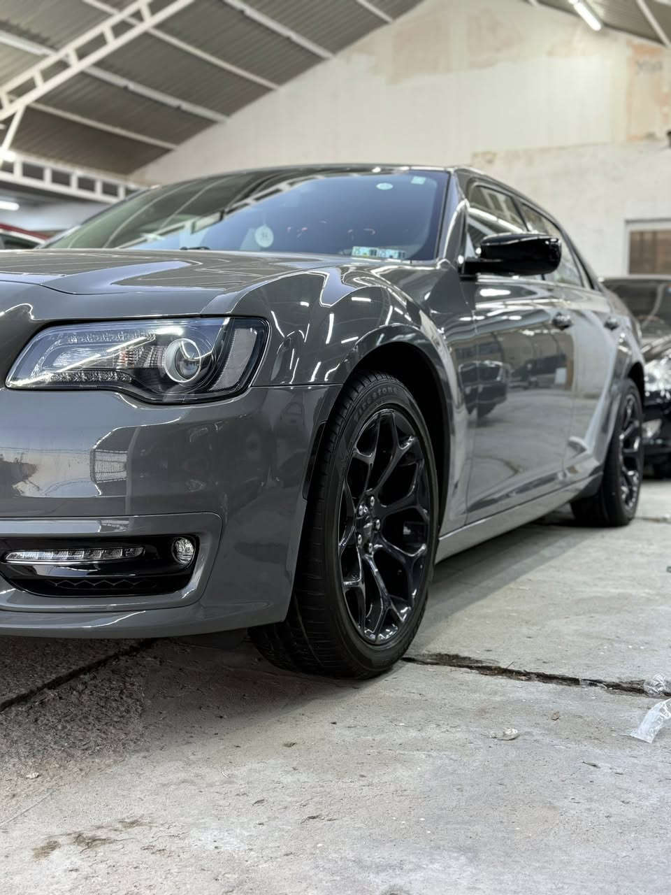 كراسيلر 300 تورنك2019
بدون اي قطعه صبغ 
دخول جديد على كتاب الضباط 
حادثها جاملغ ايمن عكس السائق 
مبدل نفس اللون
ماشية 19الف ميل حقيقي
رقم صلاح الدين 
السعر 255وبي مجال
مكان السياره الحلة شارع 40
شركة بريق الأتحاد لتجارة السيارات
للتواصل ***********
