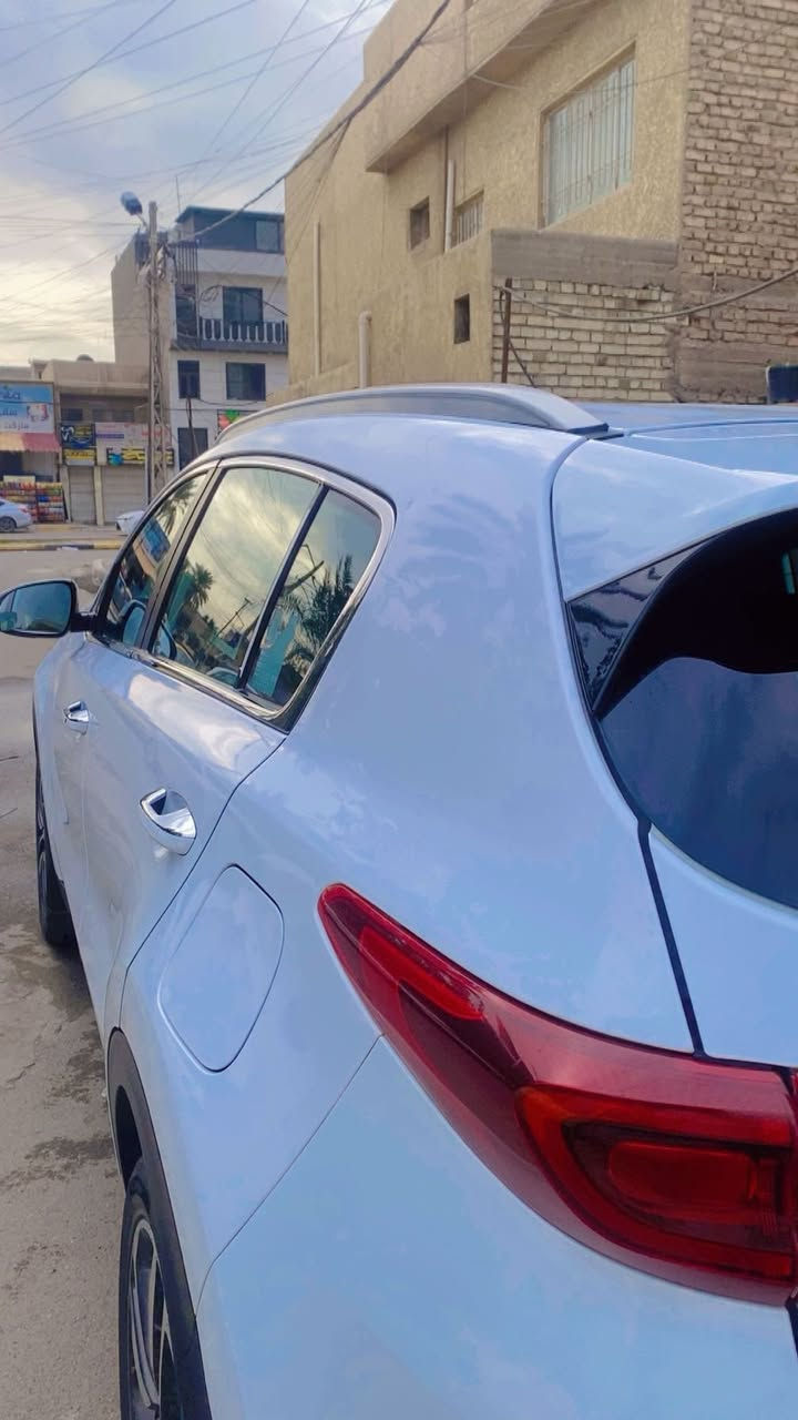 اللهم صلي على محمد وال محمد ♥️
بسم الله الرحمن الرحيم 🇮🇶
للبيع سياره♦️♦️
النوع/كيا سبورتج خليجي 
سنه الصنع/2020
اللون /ابيض
المسافه المقطوعه/55كيلو متر وقابل للزياده🌀
الرقم /بغداد 
بصمات ثنين 
المواصفات :
حساسات اماميه وجانبيه وخلفيه↔️↕️
3 انظمه قياده 
بصمه 
اشاير بالمري 
كشنات اماميه نفخ 
السياره بيهه فقط طخه بالجنطه والباب الخلفي بسيطه كلش عدى ذني مكفوله كفاله عامه 
السياره سنويه جديده والرقم جديد السياره جديده مال جناي تجي تشغل وتطلع متصرف عليهه ولا ربع غير متواجد على الفيس للاستفسار 🔔🔔***********🔔🔔
