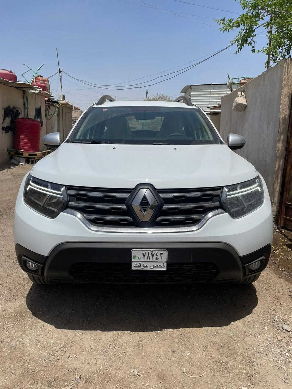 سيارة جديدة . بوضع الزيرو
رينو داستر 2025 (الشكل الجديد)– خليجي _زيرو _ حرة غير محجوزة_تتحول مباشر بإسم المشتري

🔥 سيارة رينو داستر  قوية وعملية
📍 زيرو بالكامل (لم تُستخدم)
إستلام الشركة حديثا 

🛠️ المواصفات الفنية

محرك: 1600 تيربو 4 سلندر  ، نيسان 

القوة: حوالي 150 – 163 حصان 

العزم: يصل إلى 250 – 280 نيوتن متر 

ناقل الحركة : نيسان أوتوماتيك 

نظام الدفع: أمامي (FWD)

استهلاك الوقود: اقتصادي (حوالي 5.7 – 6.5 لتر/100 كم) 

سعة خزان الوقود: 50 لتر 

📐 المواصفات العامة

عدد الركاب: 5

ارتفاع عن الأرض: حوالي 210 مم (مناسب للطرق الصعبة) 

مساحة الشنطة: كبيرة (حوالي 472 – 518 لتر) 

حجم السيارة: SUV مدمجة عملية وعائلية

✨ الكماليات

✔ شاشة وسطية 10.1 بوصة
✔ عداد ديجيتال
✔ Apple CarPlay & Android Auto
✔ كاميرا خلفية + حساسات
✔ مثبت سرعة
✔ تكييف أوتوماتيك
✔ تشغيل بالبصمة (Smart Key)
✔ شاحن لاسلكي
✔ جنوط سبور

🛡️ الأمان
✔ ABS + EBD
✔ ESP (ثبات إلكتروني)
✔ وسائد هوائية
✔ نظام مانع انزلاق
✔ مساعد صعود المرتفعات

💪 مميزات السيارة
تصميم جديد كليًا وشكل قوي
مرتفعة عن الأرض ومناسبة للطرق الوعرة
اقتصادية في البنزين
اعتمادية عالية
سيارة عملية للعائلة والسفر

📞 للتواصل

📱  ***********

لمعرفة السعر اكتب تم او اتصل
 

مكان السيارة : البصره.. المعقل
