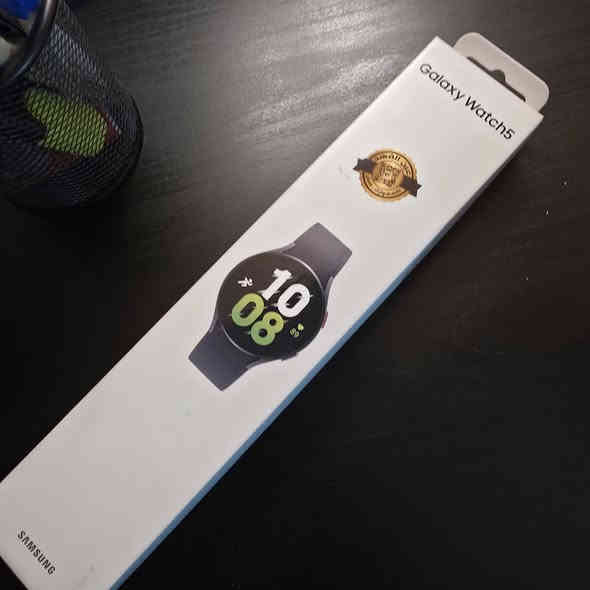 Galaxy watch 5 نظيفة كلش استعمال قليل 
كدامكم النظافة وي كامل الملحقات 
رايدها 120 و بيها مجال بسيط

توصيل ماعندي

بغداد زيونة ***********
