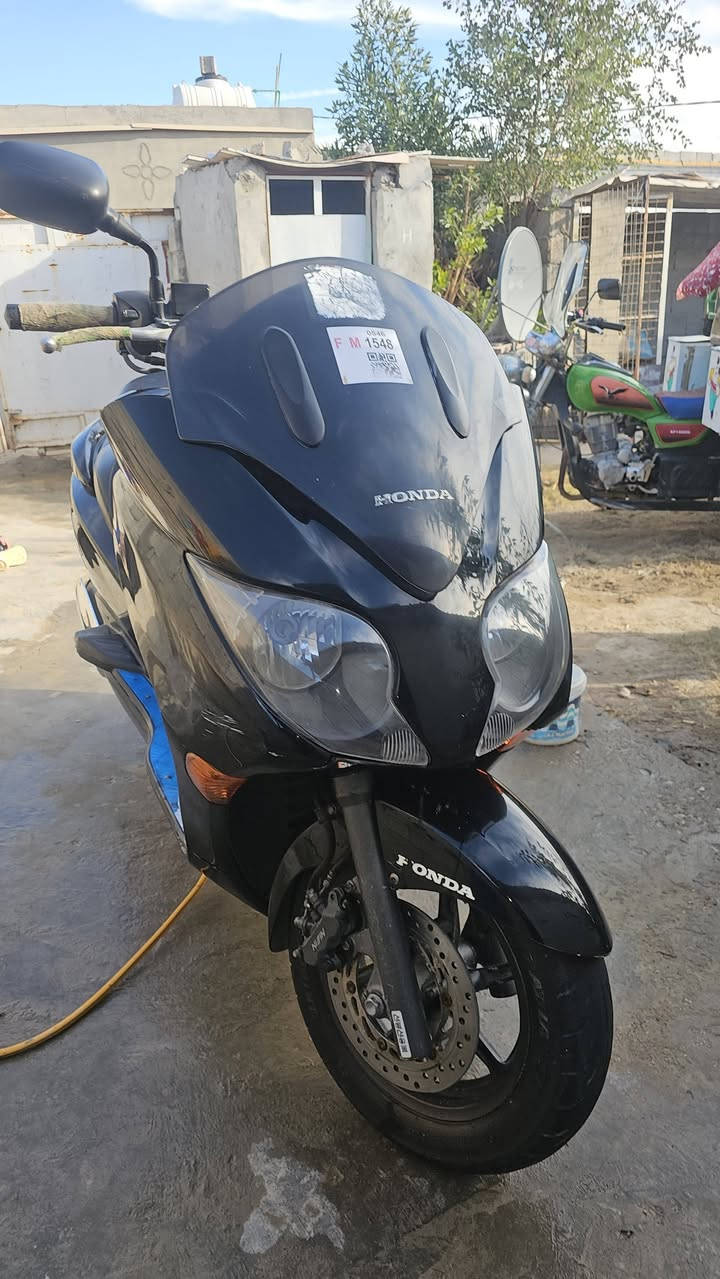 السلام عليكم ٠/١٠ البيع مستعجل  دراجه مكفوله مكينه كير ماشيه ٣٢الف دراجه خير من الله
لايت زنون كهربائيات كلوب جنطه كلهةشغاله  تاير تايرات جديدكفرات بيهن شخوط  مابيهة اي نقص مكان  واسط العزيزيه 
 اتصل وبيك خير وتدلل *********** عارضهة ١٤٠٠ وبيهة مجال  الشراي اتصل وتشلع عيوني
