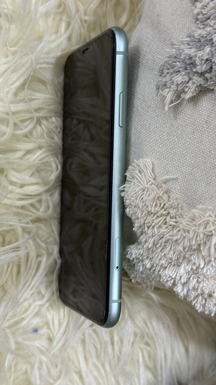 السلام عليكم ايفون 11 عادي بطاريه 72 ذاكرة 128 جهاز ع وضع البلاد مراوس فقط بأيفون حتى لو انطي فرق 
*********** مكاني بيجي
