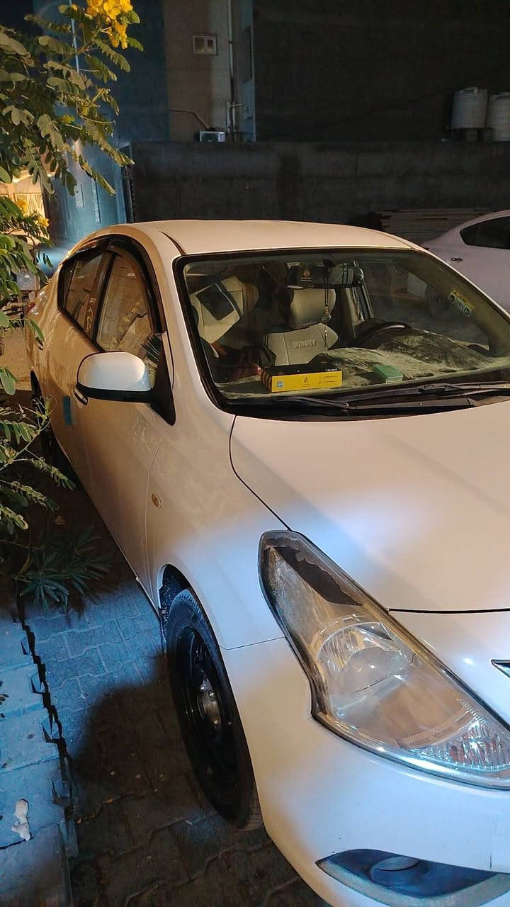 نيسان سني هندي بليته زركه مديل 2020 كفاله وسونار موجود ماشيه 165الف ارضيه وكشنات دوشمه جديده تشغيل بصمه لايتات زنون شاشه جديده ابل كار بلي واندرويد اوتو ***********
