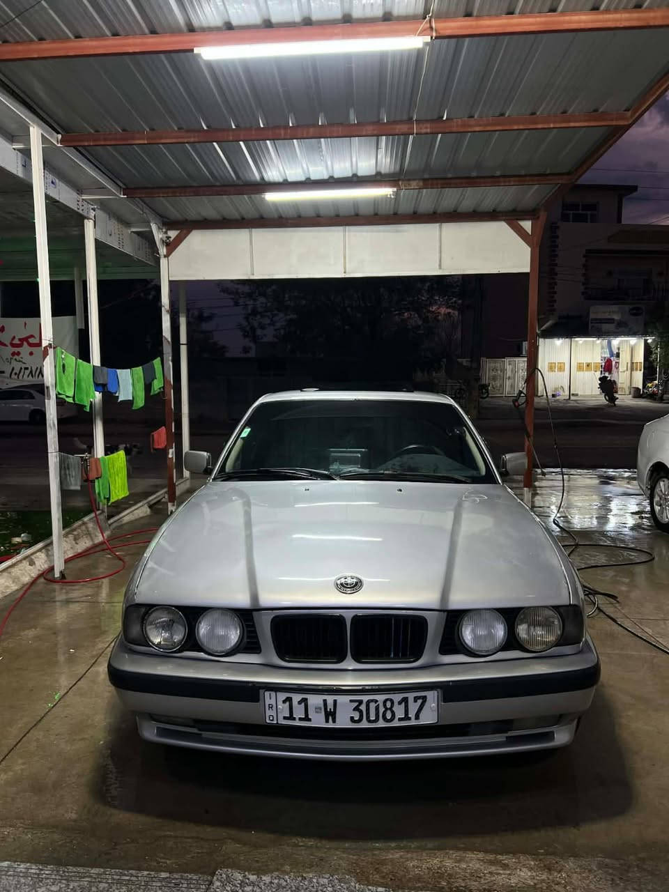 544🏴‍☠️v8     للجنايه 
  للبيع او مراوس سياره جاهزه مابيهه كل نقص كير عادي تبريد ثلج ❄️ حداديه تخم تاير غرفه جديده شرط ترايك 260 مكاني بغداد سعر ٧٩ 
***********
