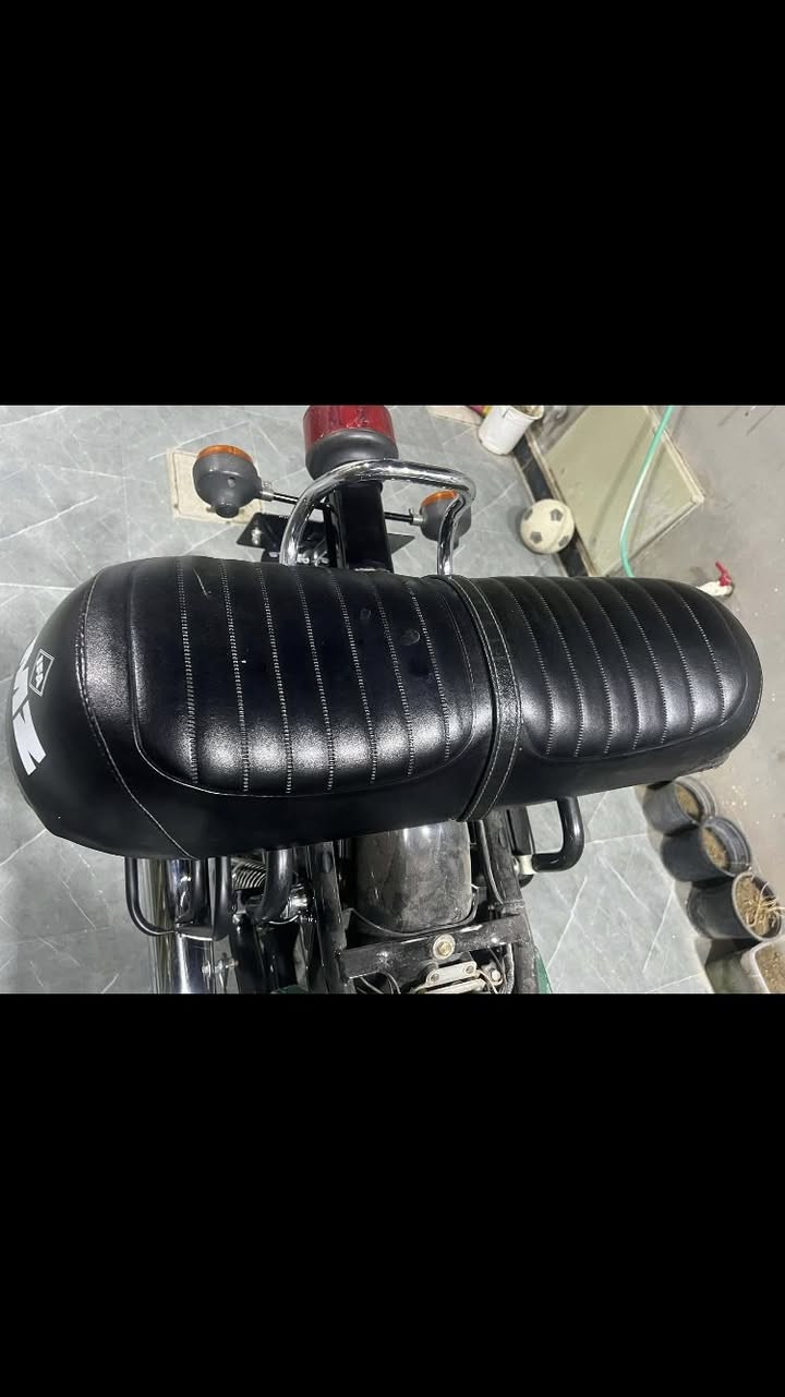 السلام عليكم اخواني كشن الماني للبيع نضيف بمعنى الكلمه سعره ٢٥٠ شراي بي خير ويدلل موجود توصيل رقم *********** تحياتي للجميع 🌹
