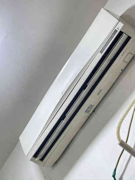 سبلت Lg طن ونص خير من الله تبريده وتكييفه كلش زين سبب البيع فتحت مشروع ومانجح سعره 400 قفل شرط السبلت تفحصه اذا مايبرد او يكيف انطيكيا بلاش ***********
