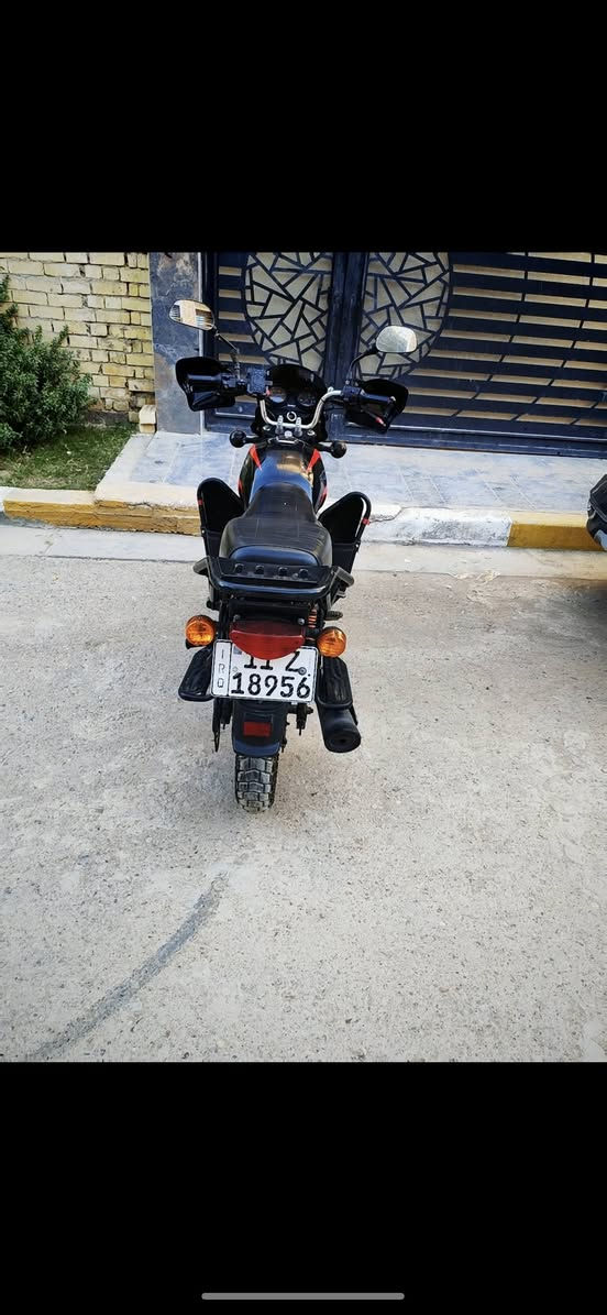 بوكسر موديل 2022 رقم و سنويه بغداد انكليزي بأسمي تحويل مباشر
الدراجه كامله ما نقصها برغي عليها ادامه كامله 
ويل خلفي امامي 
تاير خلفي و امامي 
بنزات جدد 
زنجيل جديد 
فلاتر جدد 
باتري جديد
بلك جديد
دهن يورال جديد 
كوبلن جديد 
كويل جديد 
الدراجه عليها ادامه كامله راجعه كلها شركه  
المحرك مبدل بوشه و بستم و ولفات كلهن شركه ليبل وردي يم دكان سليم 
 وصينيه الزنجيل هم موجوده 
الدراجه استعمال شخصي و كلش قليل اطلع بيها 
بيها نقص واحد فلتر مال صالنصه طاك يطلع صوت بالصالنصه تريد ننزل من سعر الدراجه فلوس تصليح الصالنصه او انطيك صالنصه رياضي جديده بكيفك 
السعر 1750 
مكاني بغداد دوره 
رقمي ***********
