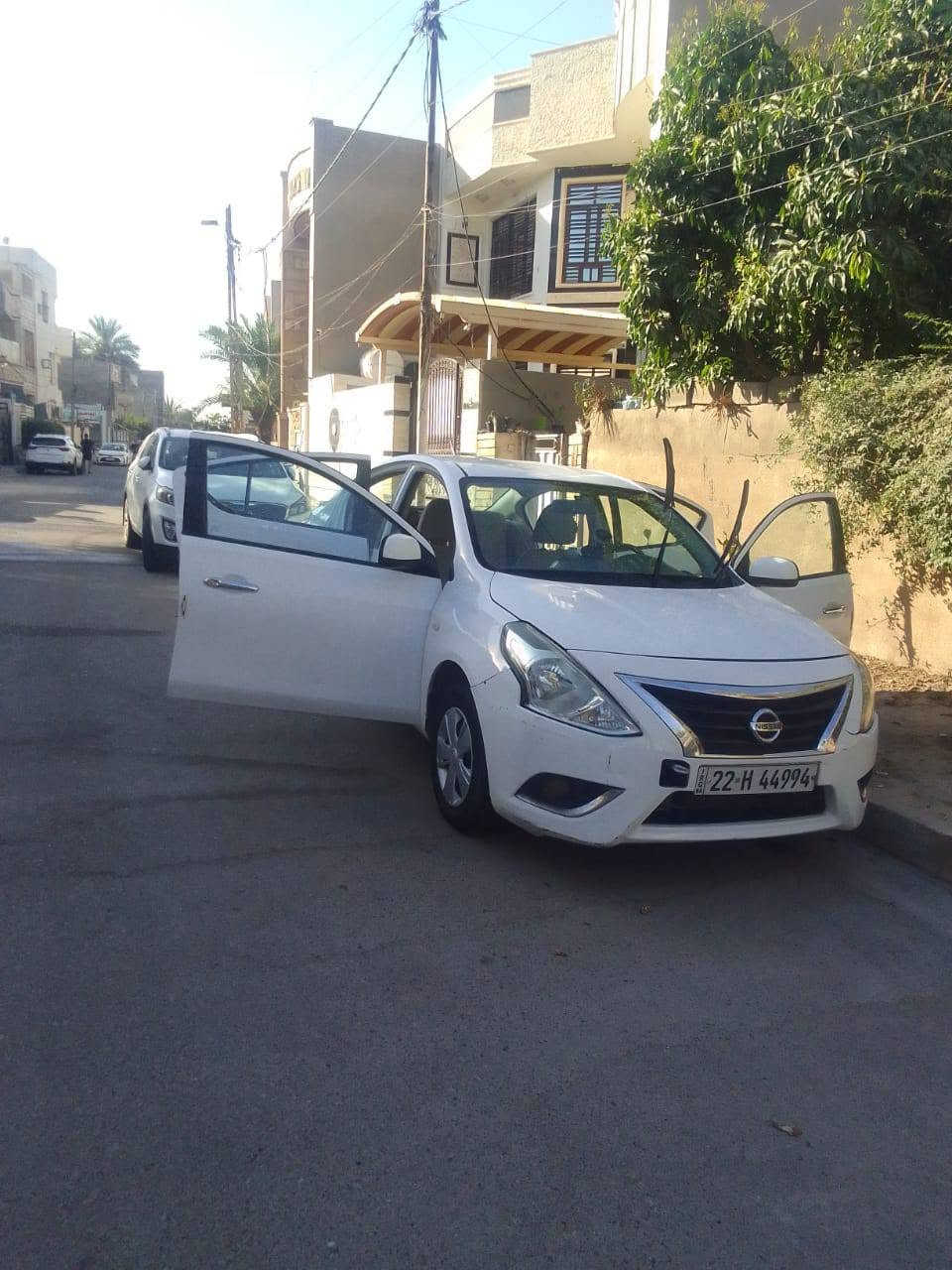 سلام عليكم نيسان صني هندي 2018 للبيع ام لبيته الزركه سياره بيه طخه بل جاملغ الخلفي عل كد شبر وبيه جاملغ الأمامي بي بارد وباقي سياره كفاله من كلشي مكينه كير صدر تبريد كفاله رقم اربيل الدولي تريد وكاله أو تحويل 
مكان بغداد سعرها ٩٢بيه مجال
***********
ملاحظة مكلف بل نشر
