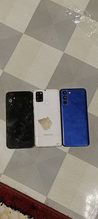 اخوان عندي تليفونات عوزهن شاشات قيم ب ما يرضي الله رقمي وتساب077222518...