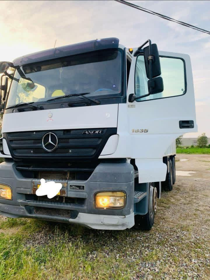 قلاب اكسور 
٢٠٠٦
حجم١٨٣٥
كير محرك شرط 
سنگل سحال
رقم صلاح الدين 
وكاله فقط
***********
