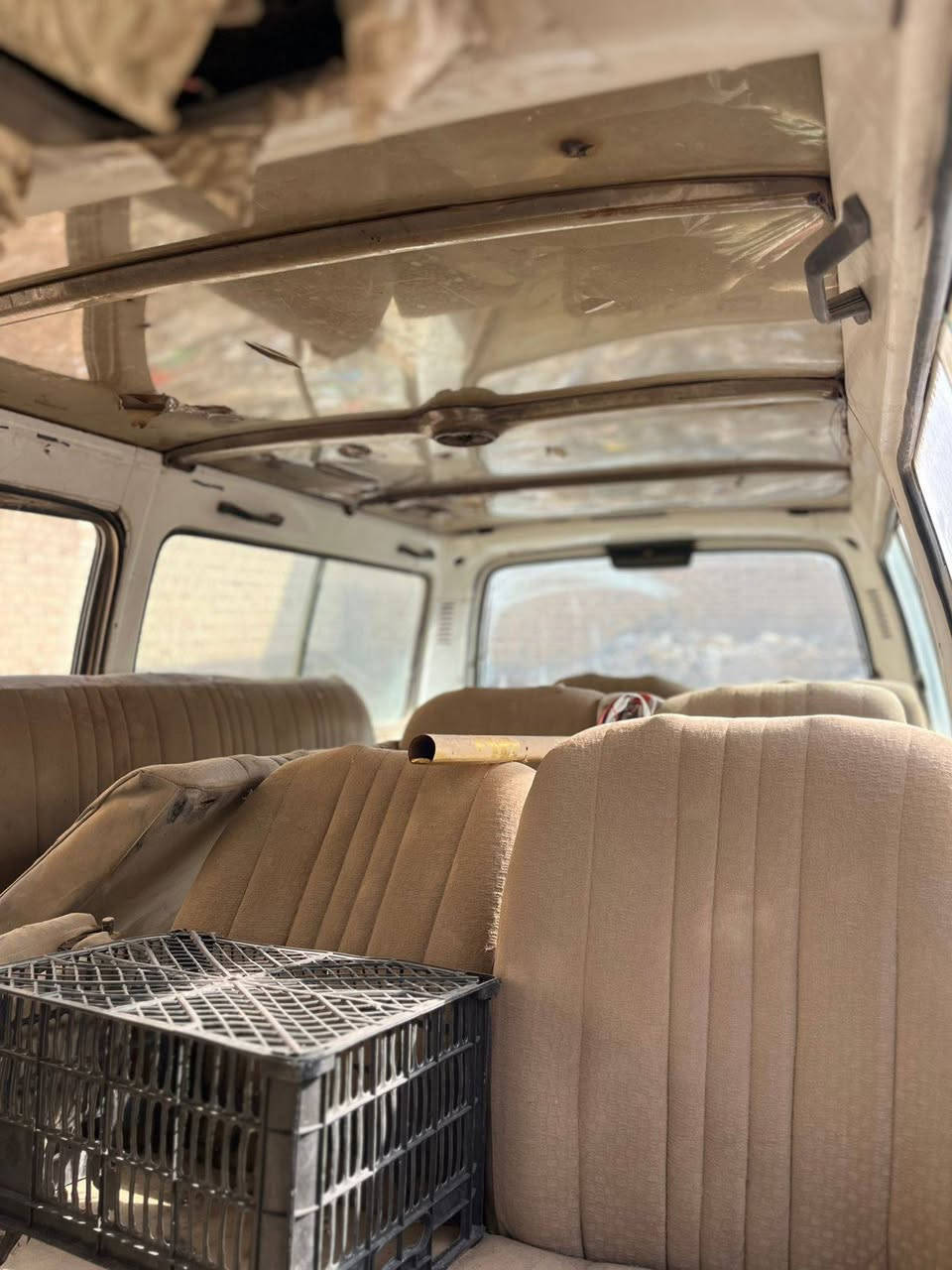 فتون ٢٠٠٩ للبيع السيارة مكينة جديدة بس متروكة صار سنتين ابيع برميل حديد
مكان السيارة الديوانية الزهراء يم مدرسة الشمس 
الرقم ***********
