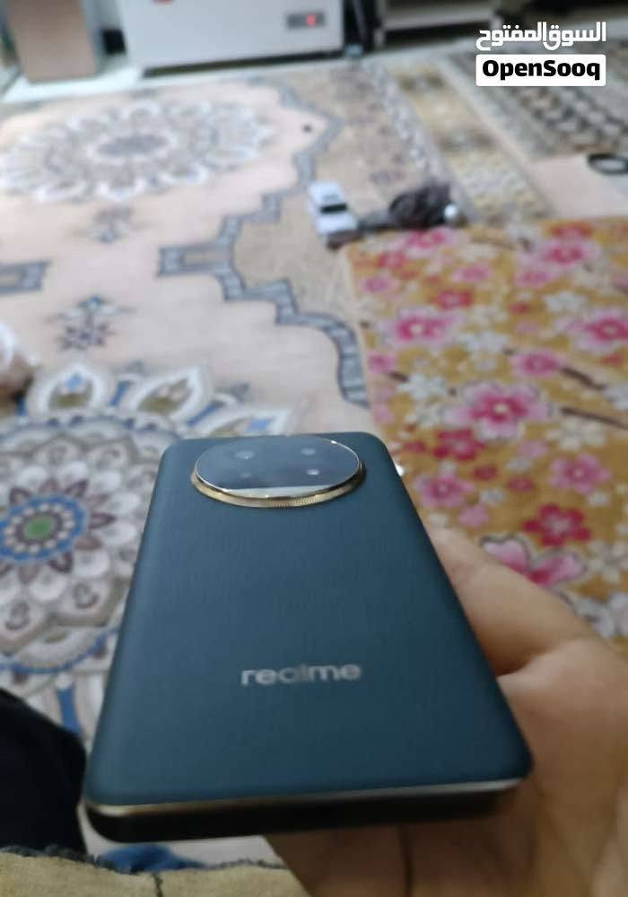 للبيع هاتف ريلمي 13 برو (5 5G (Realme 13 Pro - نظيف جداً
المساحة : 512 جيجابایت

الرام 12 جيجابايت

المعالج : 2 Snapdragon 7s Gen (ممتاز للألعاب والاستخدام الثقيل)

الشاشة : AMOLED منحنية، بتردد 120 هرتز سلسة جداً وألوانها ممتازة)

الكاميرا خلفية 50 ميجابكسل مع مثبت بصري OIS + كاميرا سيلفي 32 ميجابكسل

البطارية : 5200 مللي أمبير تكفي للاستخدام الطويل مع شحن سريع 45 واط

الصوت سماعات ستيريو مزدوجة

ما عندي توصيل 

السعر 350 ألف 

للتواصل على هذا الرقم 

***********1
