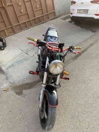 سي بي 400 • مكفولة • اوراق