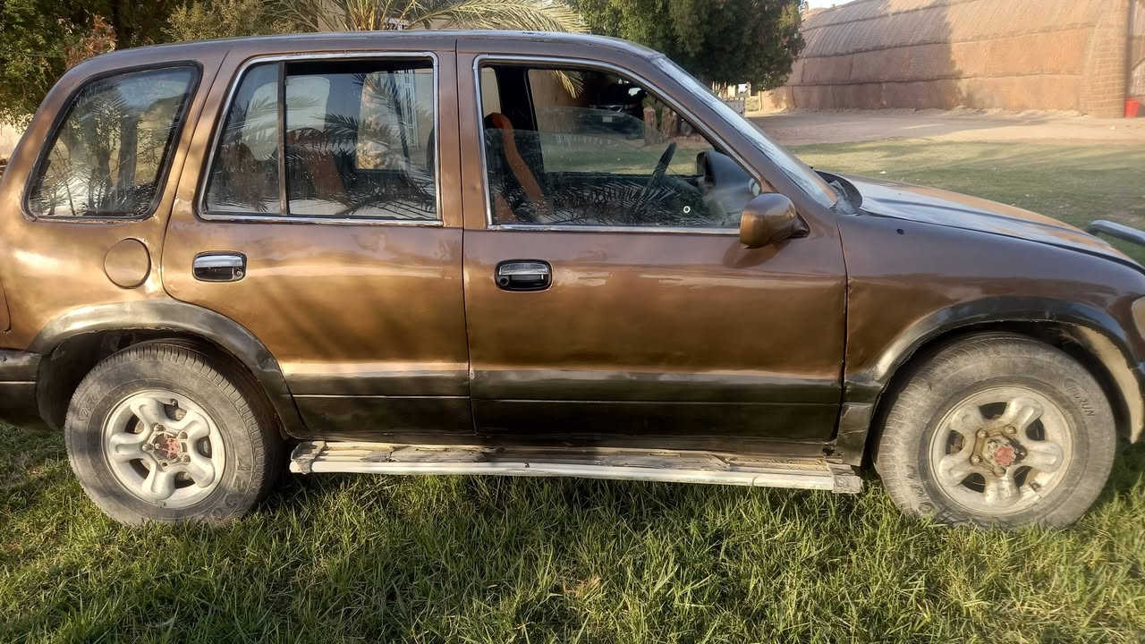 إعادة النشر للبيع او مراوس
كيه سبورتج موديل ٩٣ بأسمي مشروع وطني محركه ونجي اربعه سلندر جديد تاير جديد هزه جديده السعر ٣٥ 
مكاني الناصريه الغراف ترهم بيع او مراوس 
رقم ***********
