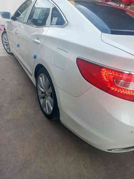 تفاصيل على اتصال 
ازيرة للبيع 
2014رقم اربيل دولي 
محرك 6 سلندر فول بانوراما 
***********بي واتساب
للبيع او مراوس كورلا 2012لو ابترة
