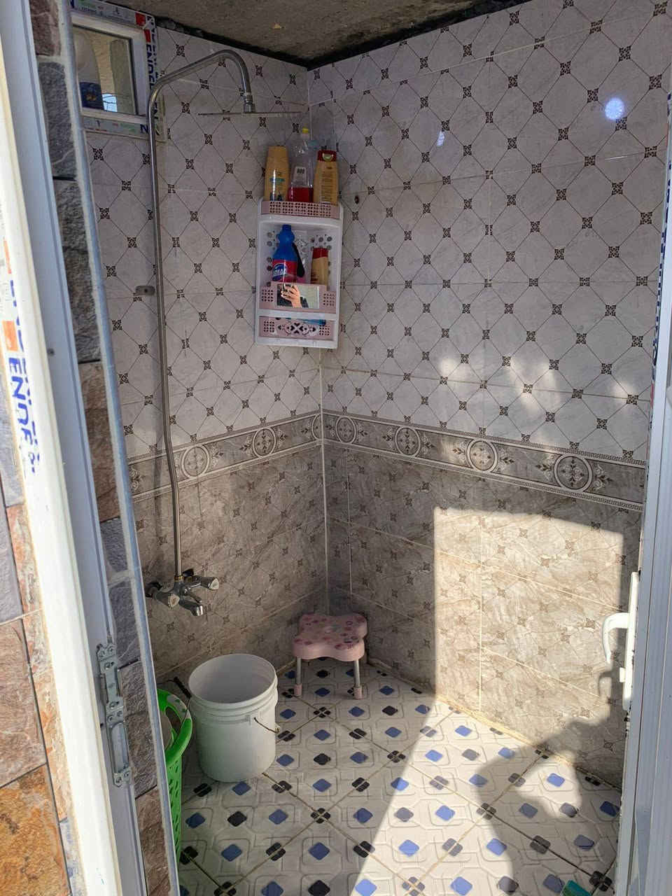 بسم الله ماشاء الله
ببيت للبيع المساحه 200 متر

إصلاح مفوض بالطابو

يتكون من غرف العدد 2

صاله

مطبخ

استقبال ممرات جانبيه

السعر 60 بي مجال للشراي يدلل

البيت جاهز مابي كل نقص

العنوان شارع المعاره خلف مكتب علاء ديلي

يبعد عن الشارع العام 150 متر شارع 9 متر امام المنزل

أي استفسار بخصوص البيت اتصل *********** أبو مؤمل السلطاني

*********** أبو إيليا السلطاني أو مراجعه مكتب القمه للعقار الكائن بدايت طريق المعاره قرب الصيدليه الجديده او مدرسة معادن الحكمة

البيت حصرا عن طريق مكتب القمه للعقار
