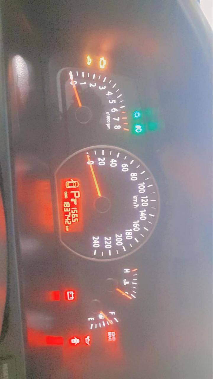 للبيع كيا موهافي موديل 2012 خليجي استيراد خاص  كفاله عامه ماعدا شبر بل جاملغ الامامي وموجود صورته قبل التعمير كير مكينه تبريد مكفول تبريد 3 قطع تحكم جهتين حسسات خلفيه جنطه شفط سلايد روف كشنات مخمل ارضيه جلد تخم تاير جديد رقم بغداد انكليزي باسمي تحويل مباشر السياره جاهزه لاخر حبايه مال بيت للعلم السياره مو فور ويل تو ويل السعر 147 وبيها مجال حك الجيه مكاني بغداد الدوره رقم ***********
