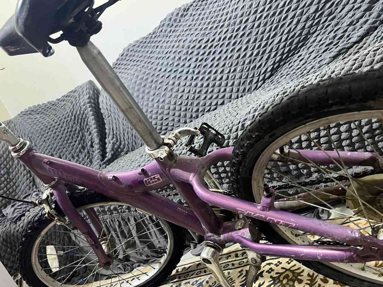 باسكل ياباني اصلي شتريته ٧٥ بيع ٥٠وبيه مجال بسيط شرط كلشي شغال  رقمي ***********
