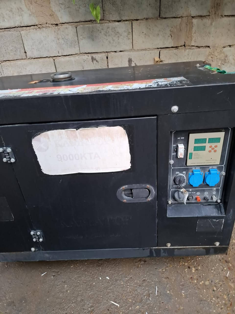 مولده كاز ٤٠ أمبير نوع كاما توب بحاله جيده جدا  التشغيل سلف مع بطاريه جديده . السعر مليونين دينار  . لتر كاز يشغل ساعه وربع او اكثر..


**إذا كنت صاحب هذا الإعلان وتريد حذفه لأي سبب، رجاءا أرسل رسالة إلى الدعم الفني**