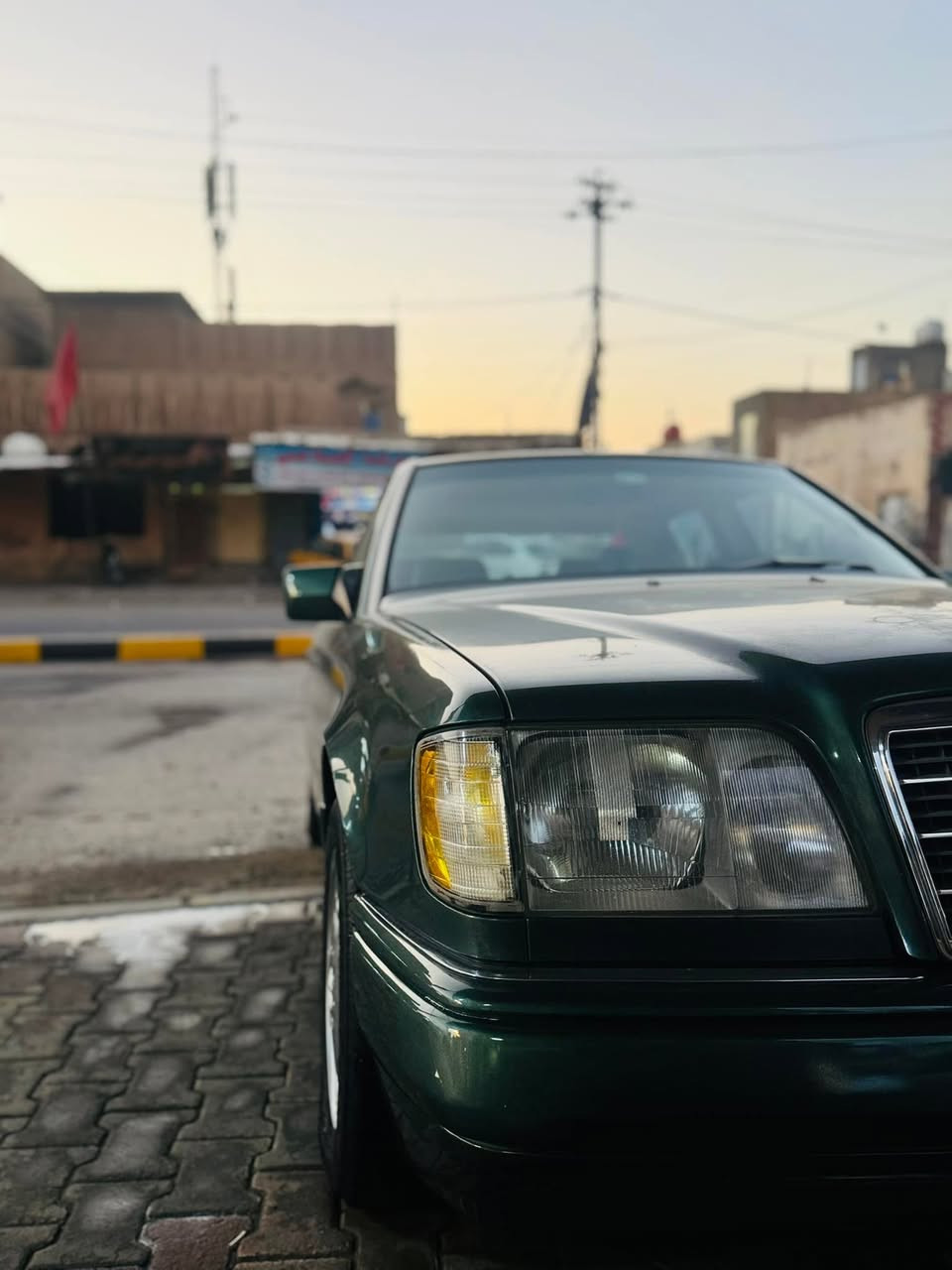 ألسلام عليكم 🫡
مرسيدس 🇩🇪بنز 320🧿
موديل1994
محرك خراطيم
فتحه طكه 
تبريد  ثلج شرط غاز الشركه 
كير 4نمر
اكسل بلاد خفيف
حداديه شركه
ويل كب شركه
تايرات USA
كهربائيات شغاله كلوب محترك مابيهه 
ألون مميز زيتوني🫒 
دواخل بيجي نظافه 98%
بدون صبغ 
بدون ضربه 
السياره ع وضع الشركه 
بدون نواقص بدوووون نواقص 
كلشي بيهه شغال سياره جاهزه 100%100السياره  رقم قادسيه 
  مسجله ومعامله بيهه فقط كمرك ممدفوع  
السعر 70$ مجال قليل 
الاتصال بالرقم ***********
مكاني ديوانيه
