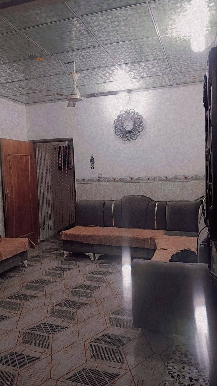 مكلفه بلنشر بيت 50 متر بلحر منطقه الراشديه سند 25 قرار محكمة عكاده نضيف مرتب طابق واحد مال عائله صغيره منطقه كافه الخدمات بيه شارع قريب عليكم سعر 24 رقم للتواصل ***********
