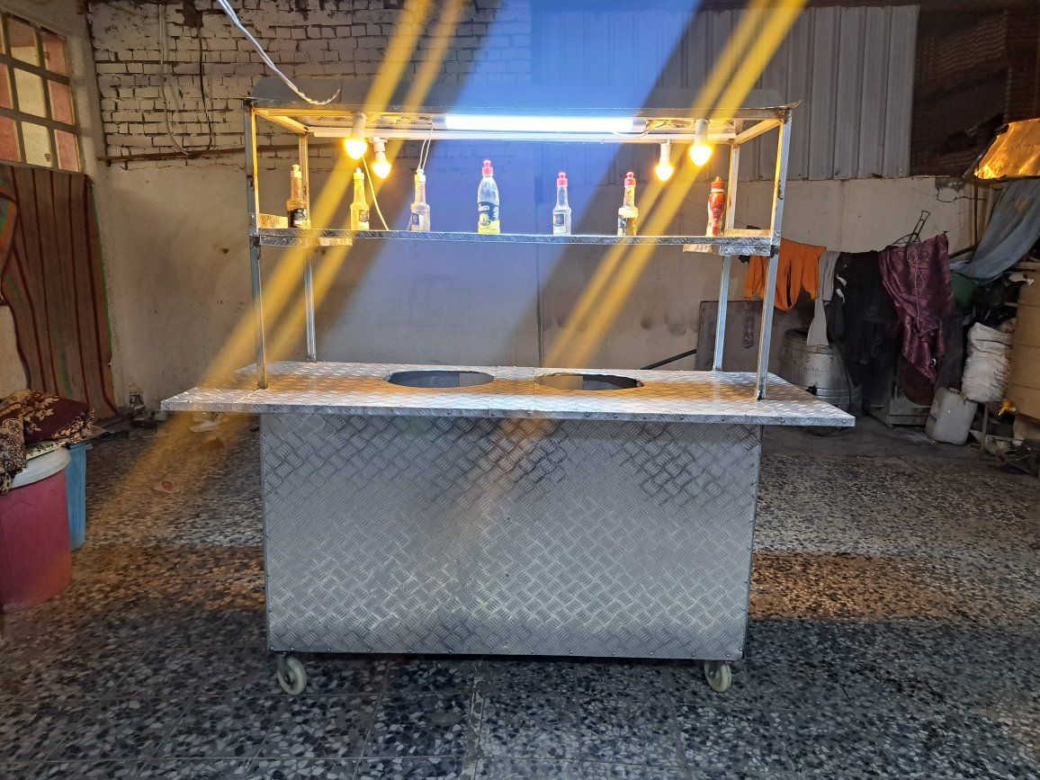 السلام عليكم. متاح عربانه للبيع وباكله وتصلح لبيع الحلويات المكان بغداد هاتف ***********
