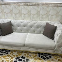 تخم نضيف للبيع عشر مقاعد نضيف جداً بدون ضرر  سعره 500 07731702900
