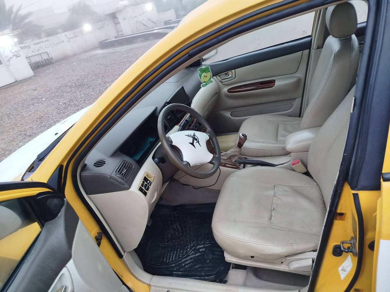 السلام عليكم بي واي دي f3رقم بغداد مكفوله من كلشي من عدا مصبوغه حزام بيها  بارد باب خلف السايق وجاملق اليمنه بارد فقط والباقي مكفول مكينه وكيري لانسر بلادي كير عادي تخم تاير تبريد كهربائيات كامله مكمله بسمي السعر 50وبيه مجال قليل والميعجبه كلشي اكو بلسوك موديل 11رقم الهاتف***********اتصل او خاص
