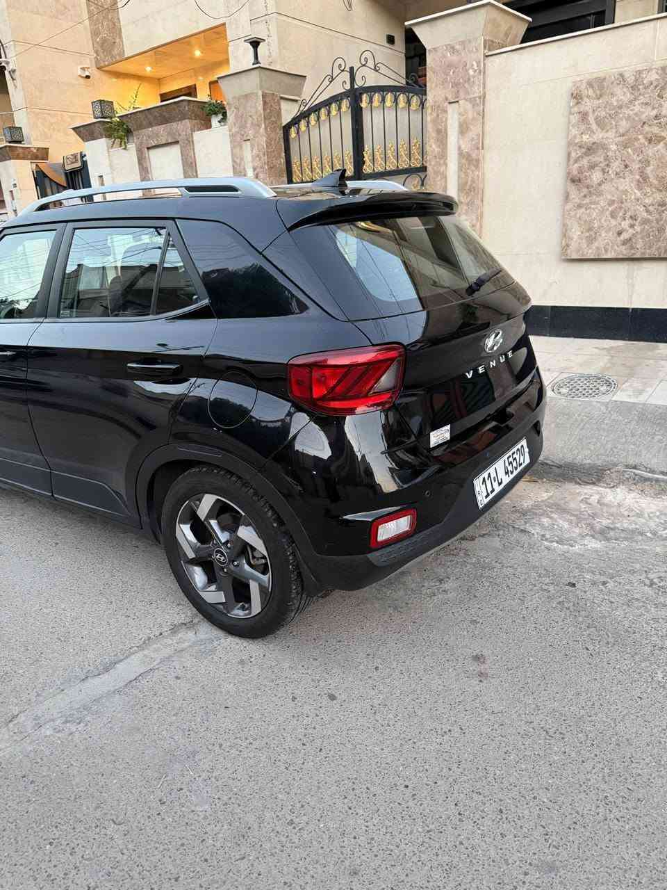 السلام عليكم كيا فينو موديل ٢٢ لون اسود محرك ١٦٠٠ نظيفه جدا مكان حي الجهاد التواصل فقط اتصال غير متواجد عل الفيس *********** السعر ١٣٧ وبيه مجال

