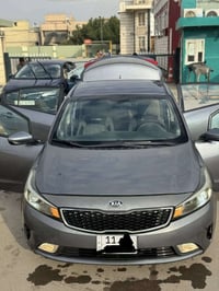 كيا فورتي 2018 امريكي للبيع  ماشية 127الف (كير محرك مكفول) صدر و حدادي...