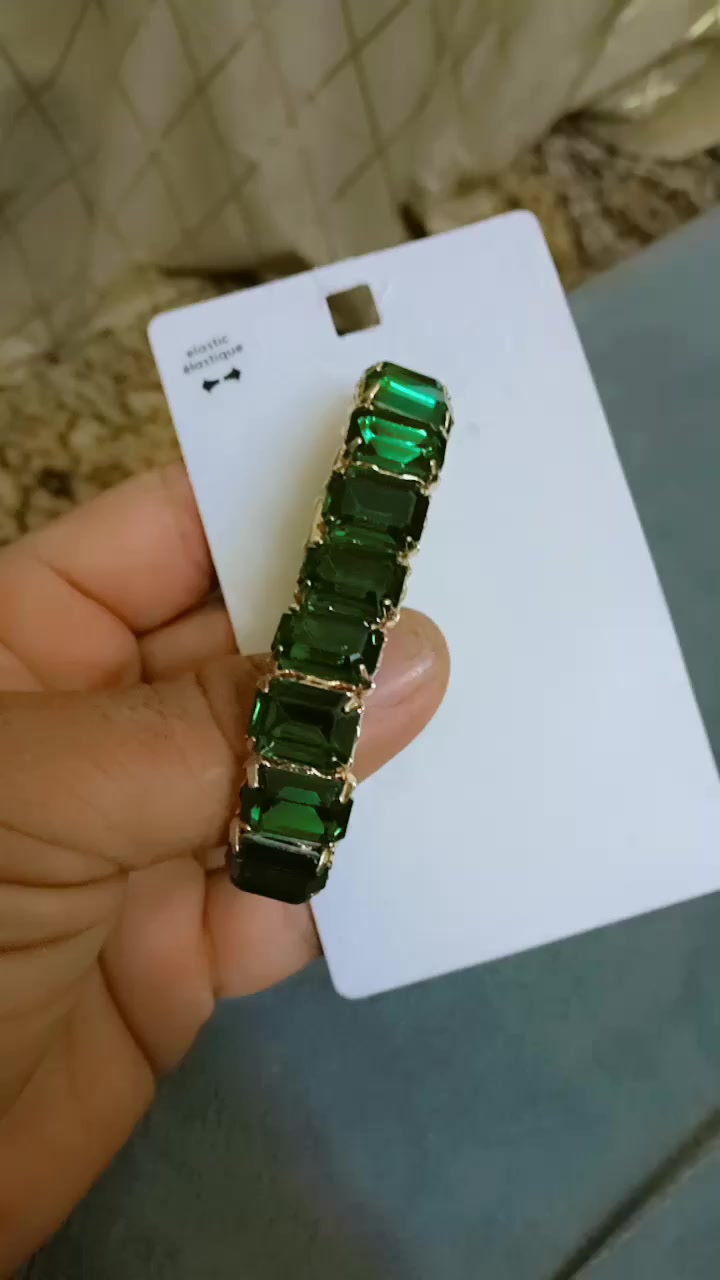 شلعه اكسوارات الماني طلاء ثابت بدون تلف موديلات وايتمات حلوه  يطلع محابس سوارات حجول كلاده زنجيل تراجي  تقريبن 9 كيلو العدد تقريبن 500 قطعه او اقل بشويه 
شلع  350الف واصل


**إذا كنت صاحب هذا الإعلان وتريد حذفه لأي سبب، رجاءا أرسل رسالة إلى الدعم الفني**